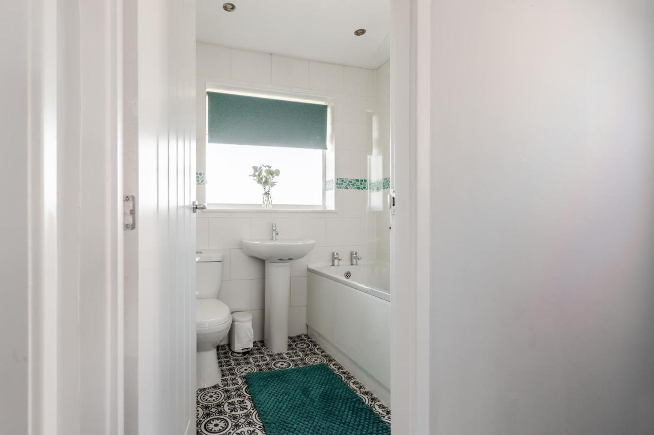 Curlew - 3 Bedrooms Wi-Fi, Parking, Contractors Thornton  Bagian luar foto