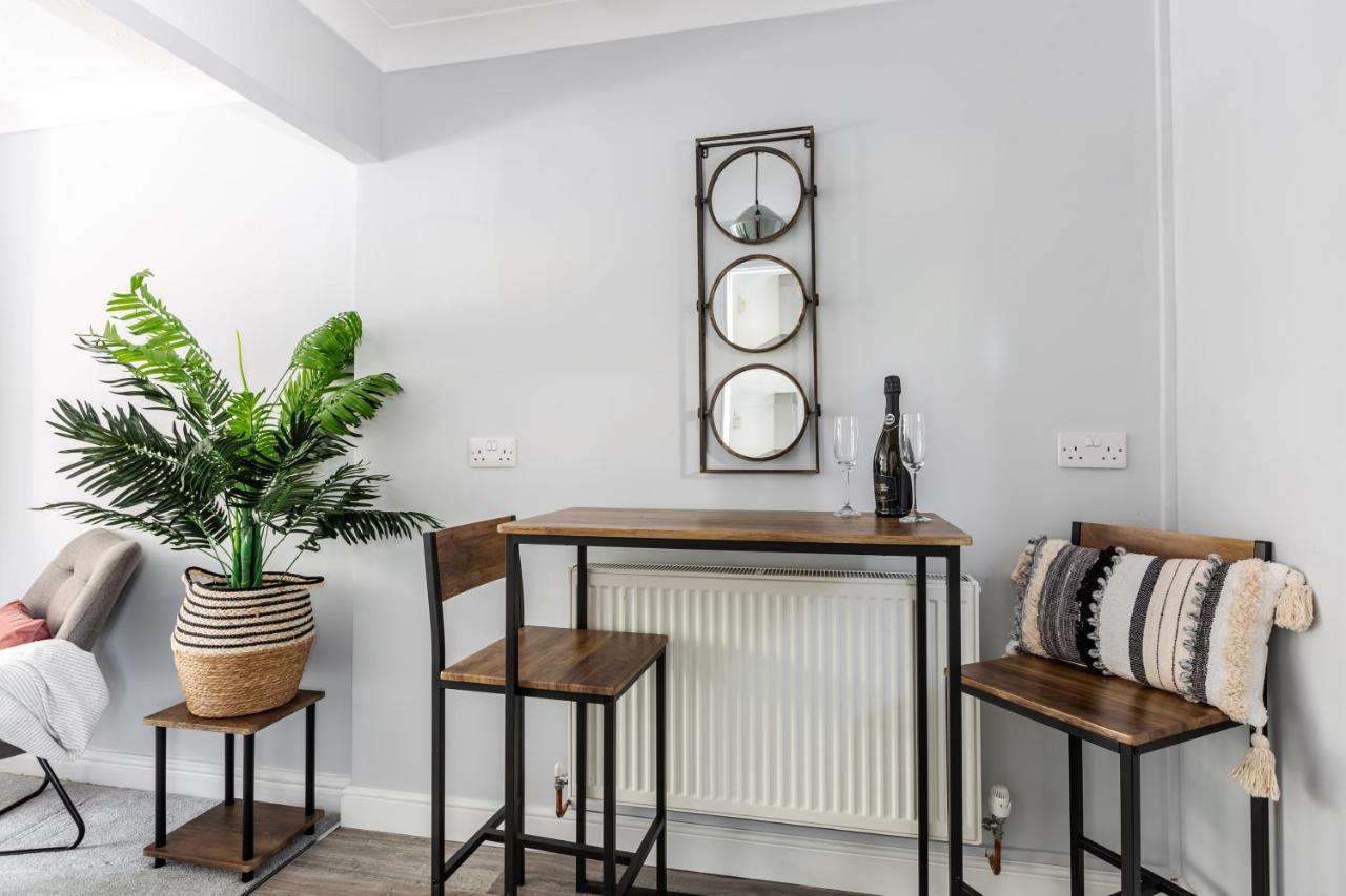 Curlew - 3 Bedrooms Wi-Fi, Parking, Contractors Thornton  Bagian luar foto